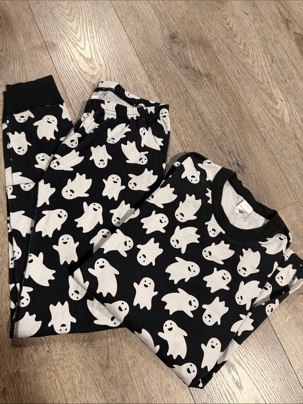 Hanna Andersson Black Ghost Print Pajama Set